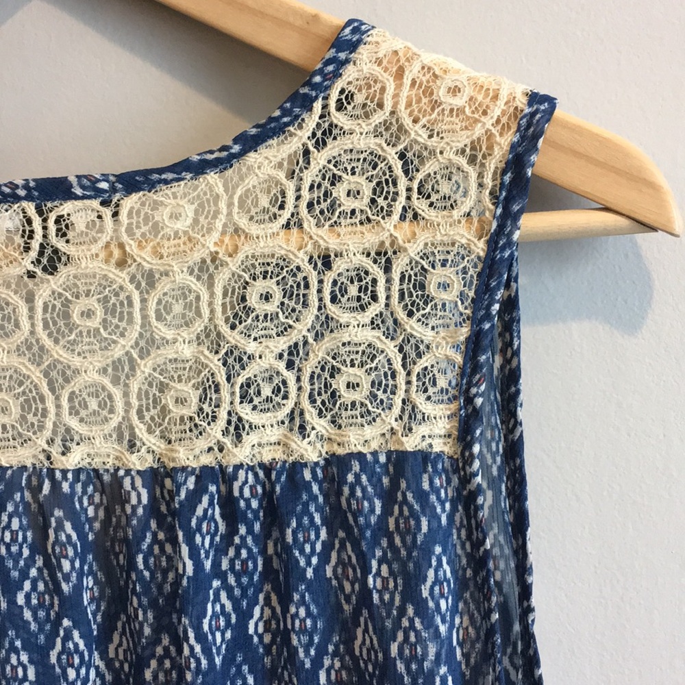 BEING DONATED 7/23 Flowy Printed Sleeveless Blouse - Picture 5 of 7